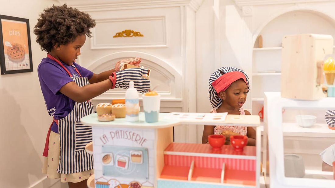 Children at the patisserie, as published by AZ Big Media